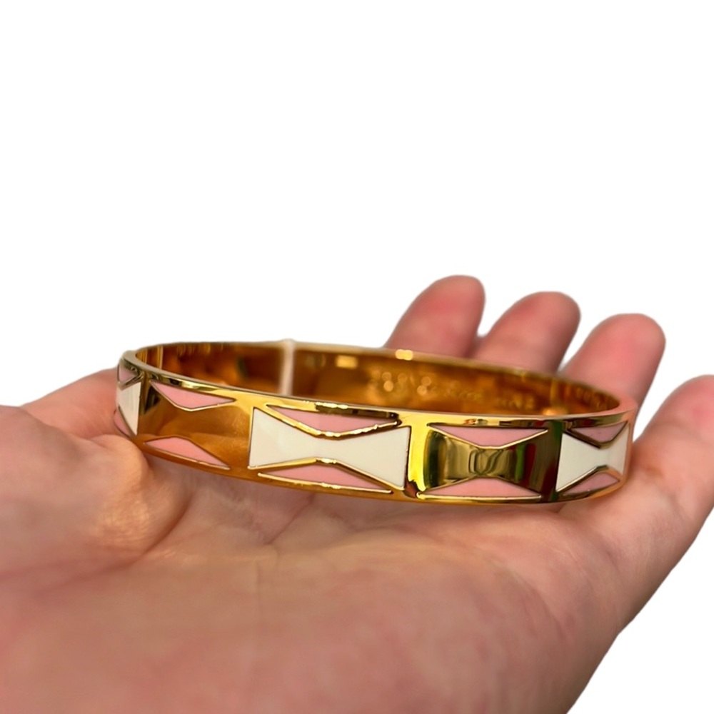 NWT Kate Spade top of the line bow bangle